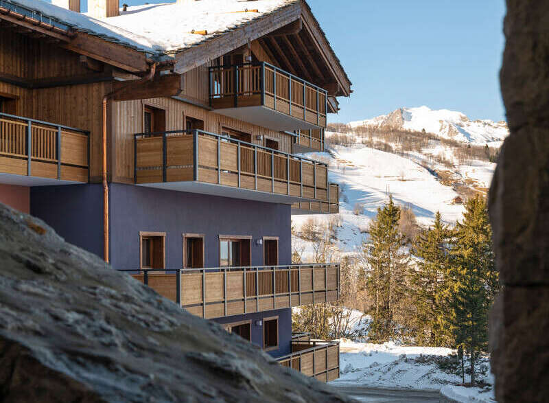 Discover a stunning mountain retreat with this beautiful property.
