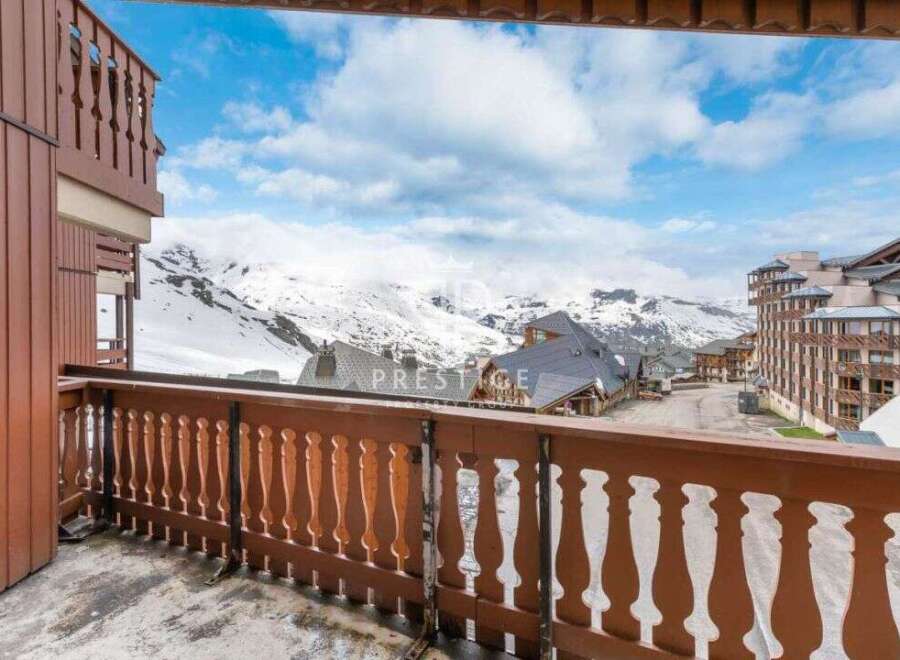 Enjoy breathtaking mountain views from this stunning property.