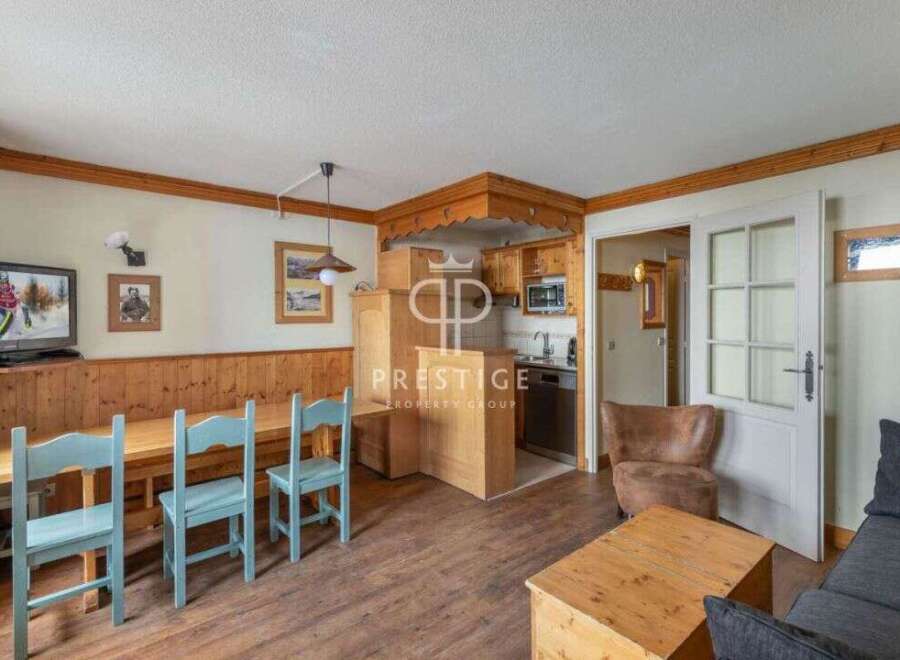 Discover a charming property with a cozy ambiance.