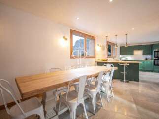 Discover the perfect blend of style and functionality in this stunning property.