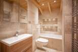 Discover the epitome of luxury in this stunning bathroom.