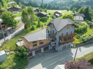 Discover a stunning property nestled in a picturesque mountain setting.
