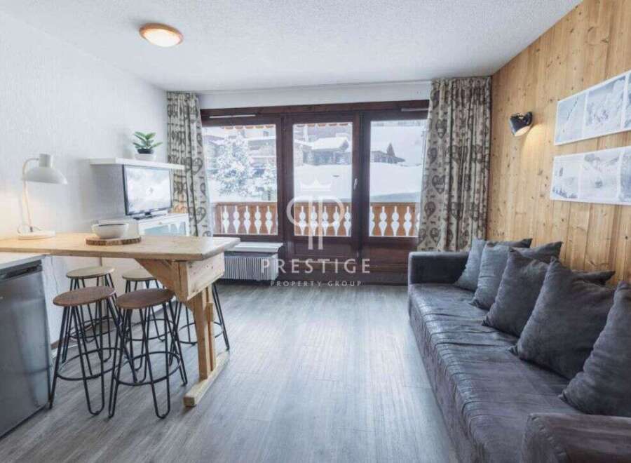 Cozy apartment with stunning mountain views.