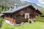Discover a stunning chalet nestled in the heart of the mountains, offering breathtaking views and unparalleled tranquility.