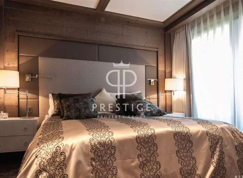 Experience luxury living in this exquisite property.