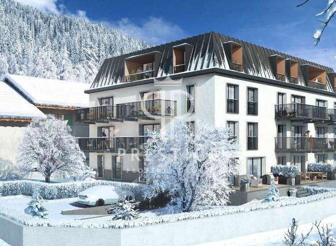 Discover your dream home in this stunning property! Enjoy spacious balconies with breathtaking views.