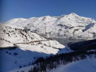 Discover breathtaking mountain views in this stunning property.