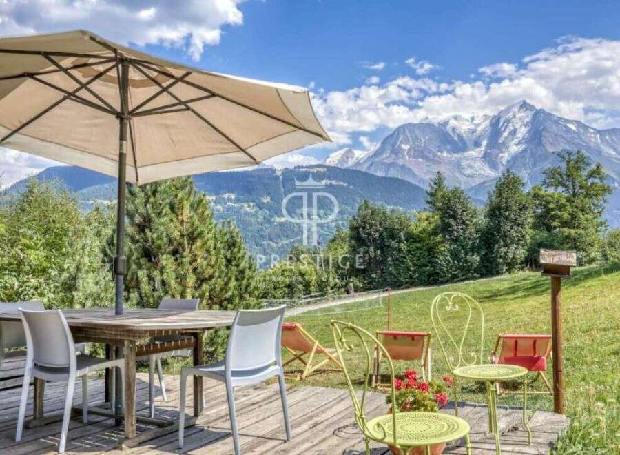 Enjoy breathtaking mountain views from this stunning property.