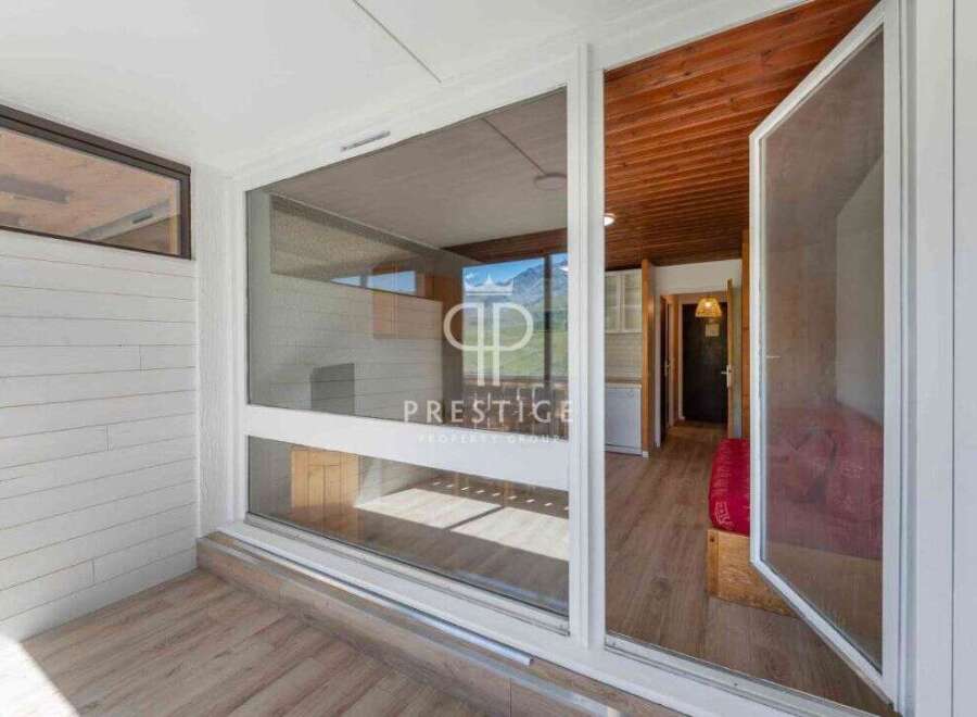 Discover a stunning property with a modern design and inviting atmosphere.