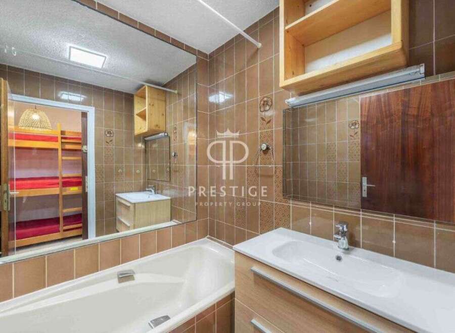Discover a charming bathroom with a unique design.