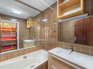 Discover a charming bathroom with a unique design.