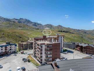 Discover luxury living in the heart of the mountains! This stunning property boasts breathtaking views and modern amenities.