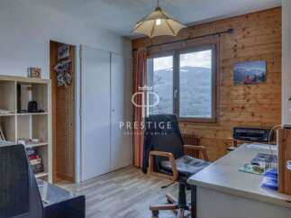 Discover a cozy workspace with stunning mountain views.
