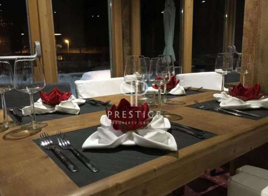 Elegant dining experience awaits in this exquisite property.