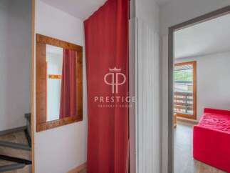 Discover this charming property, featuring a cozy interior and a welcoming atmosphere.