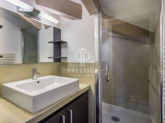 Discover a modern bathroom with a sleek design.