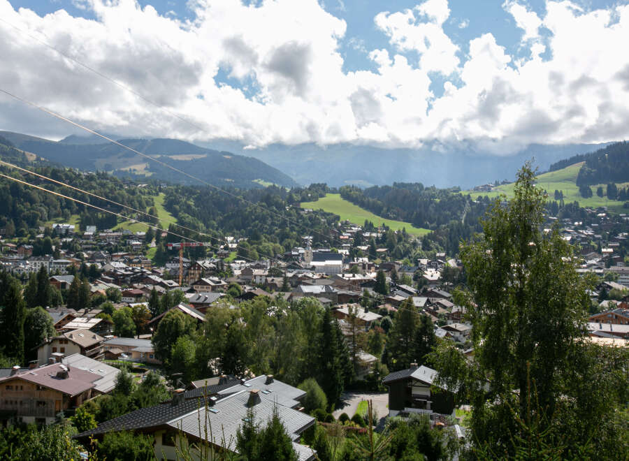 Nestled in the heart of the French Alps, this charming property offers breathtaking views of the surrounding mountains and valleys.