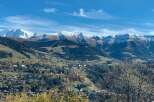 Nestled in the heart of the French Alps, this stunning property offers breathtaking panoramic views of snow-capped mountains and picturesque valleys.