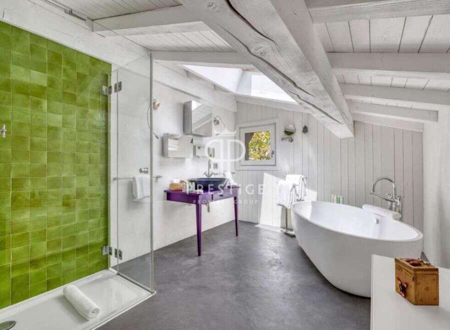 Discover a luxurious bathroom retreat with a modern design.