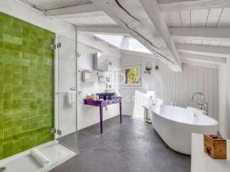 Discover a luxurious bathroom retreat with a modern design.