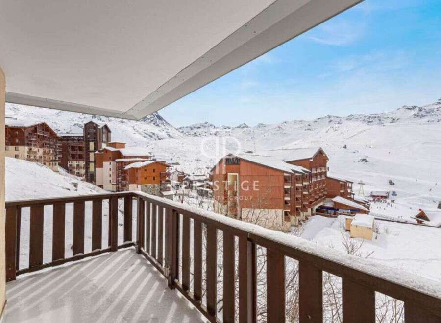 Enjoy breathtaking mountain views from this stunning ski-in/ski-out property.