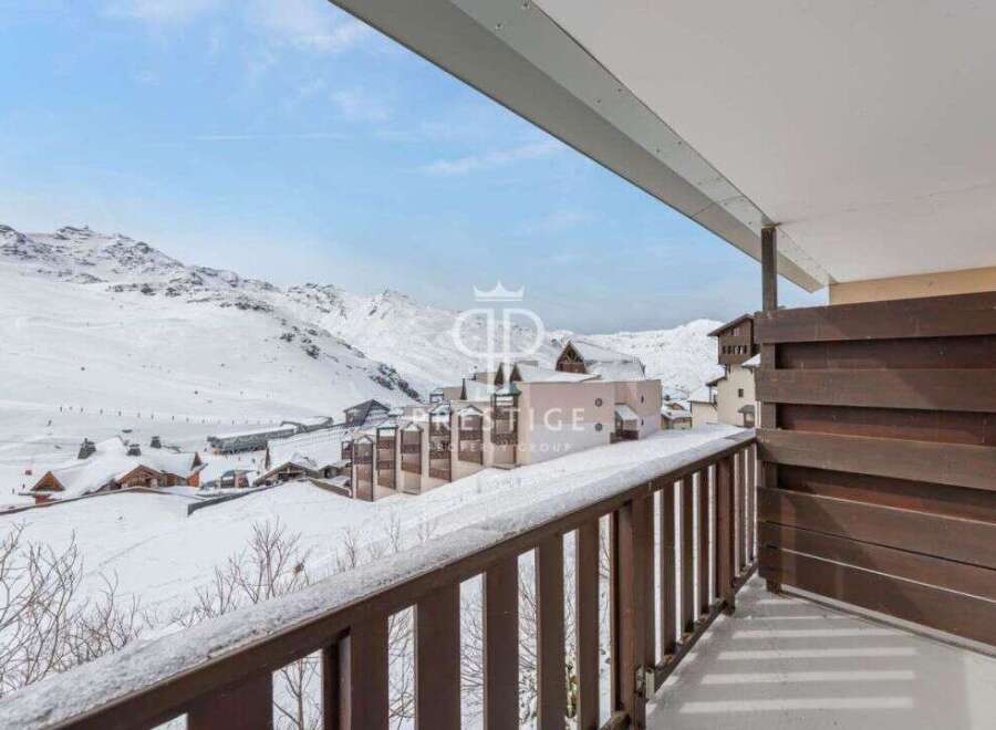 Enjoy breathtaking mountain views from this stunning property.