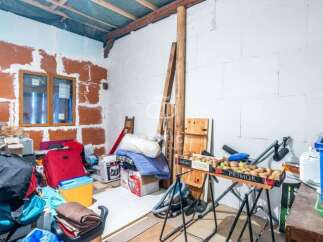 Discover the potential of this property! This space offers a blank canvas for your vision.
