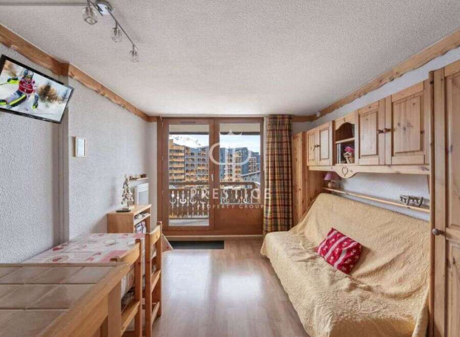 Cozy ski chalet with stunning mountain views.