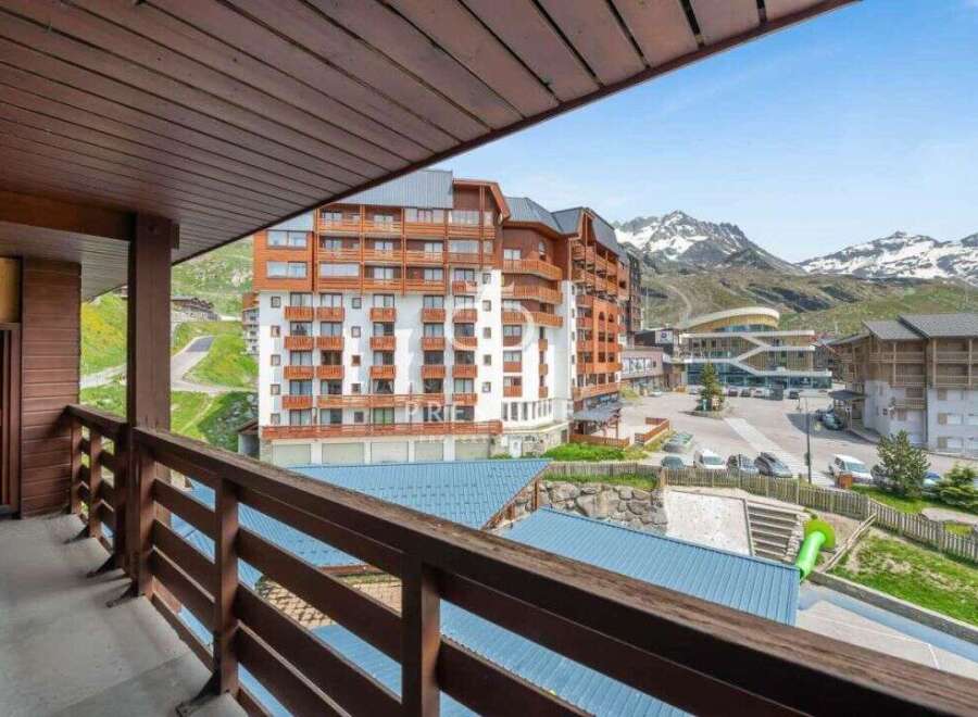 Enjoy breathtaking mountain views from this stunning property.