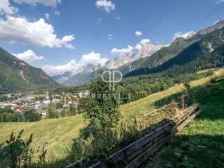 Discover breathtaking mountain views from this stunning property.