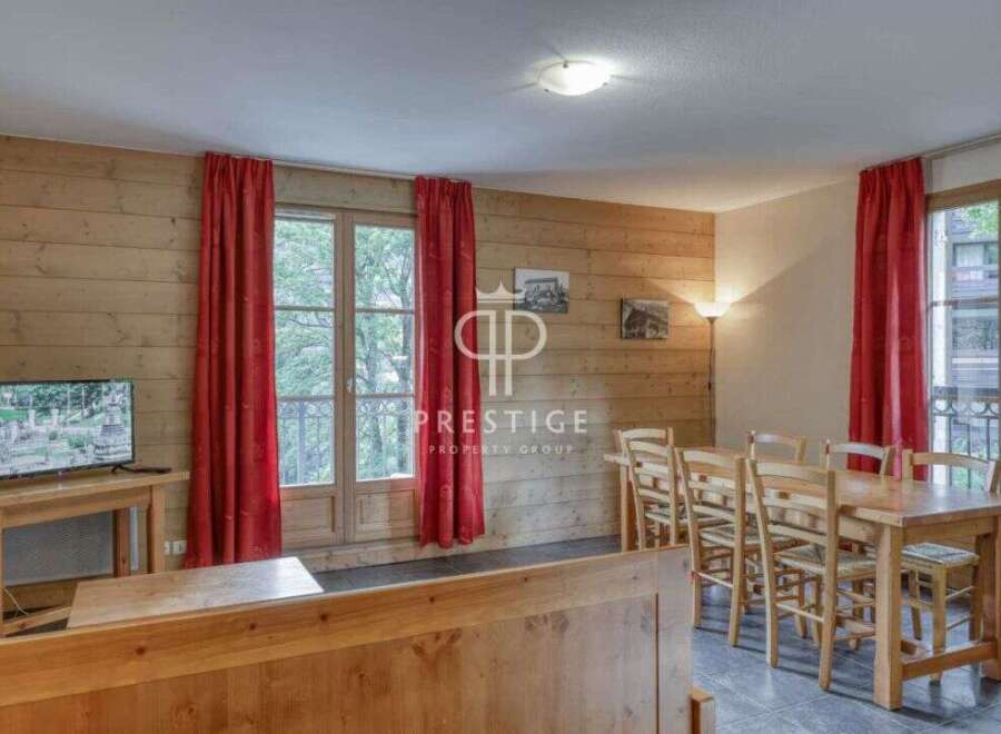 Discover a charming property with a cozy living space.