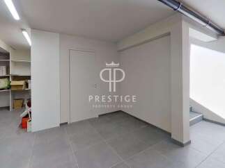 Discover this versatile property, perfect for various uses.