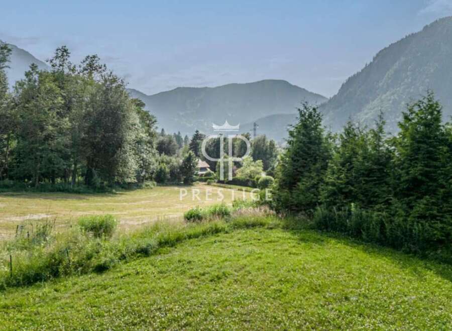 Discover a stunning property nestled in a picturesque landscape.