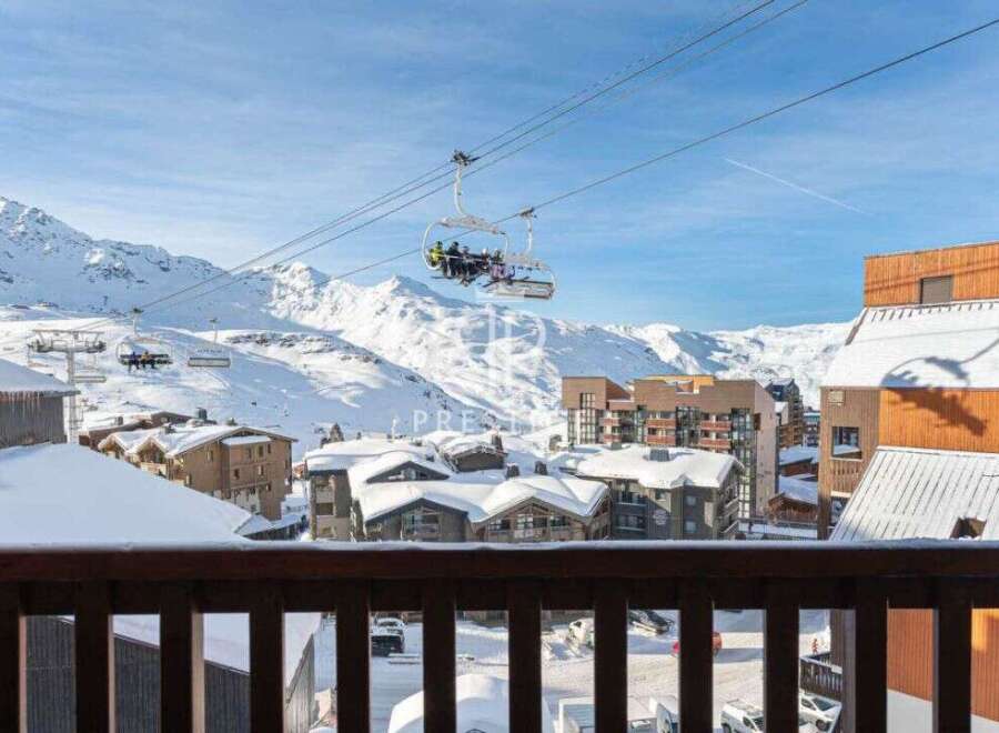 Enjoy breathtaking mountain views from this stunning property.