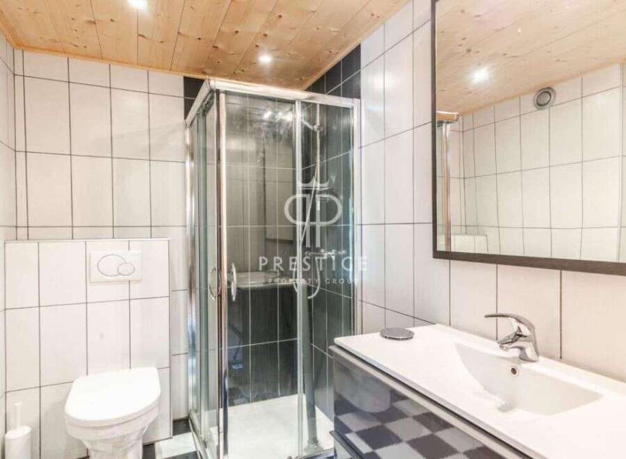 Discover a modern bathroom with sleek design.