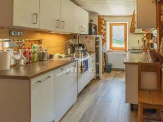 Discover a charming kitchen with modern amenities.
