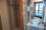Discover a stylish bathroom with modern design.