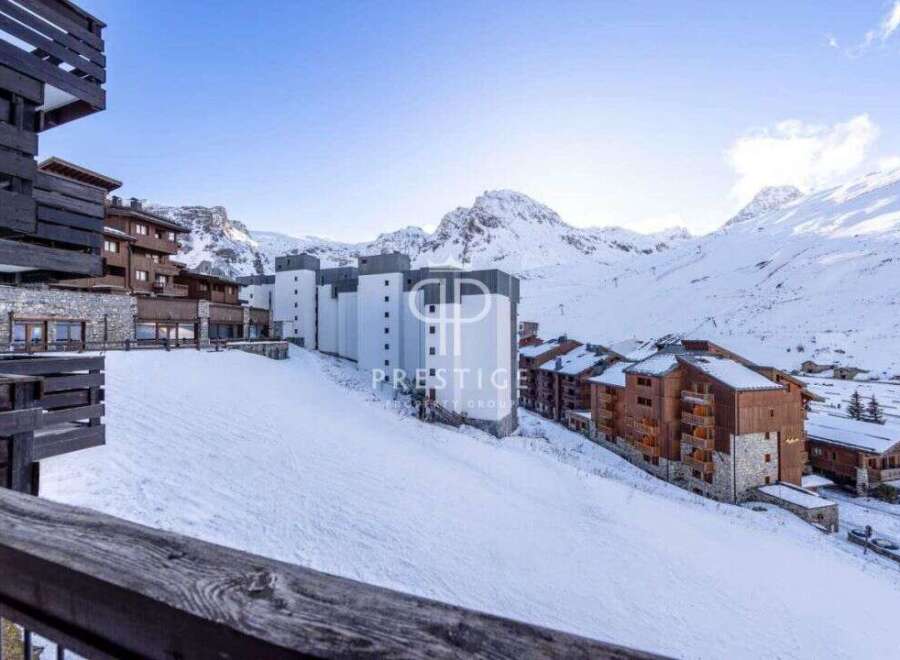 Experience the ultimate ski-in/ski-out lifestyle in this stunning property.