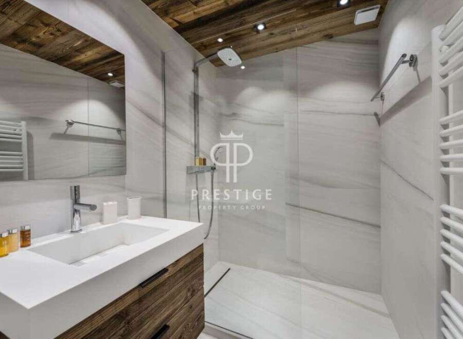 Discover luxury living in this stunning bathroom.