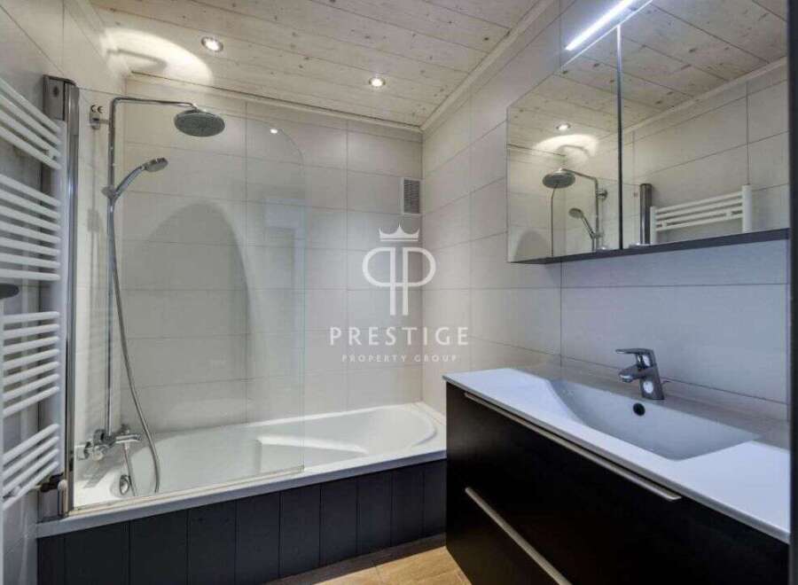 Discover a modern bathroom with a sleek design.