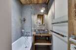 Discover a stylish bathroom with a rustic touch.
