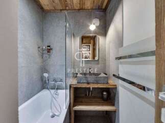 Discover a stylish bathroom with a rustic touch.
