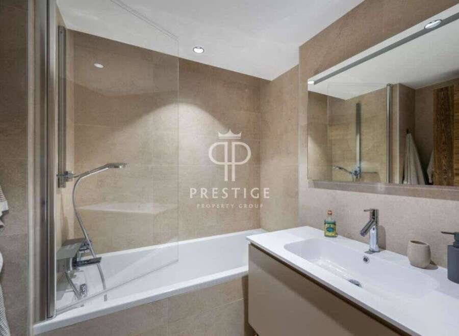 Discover luxury living in this stunning bathroom.
