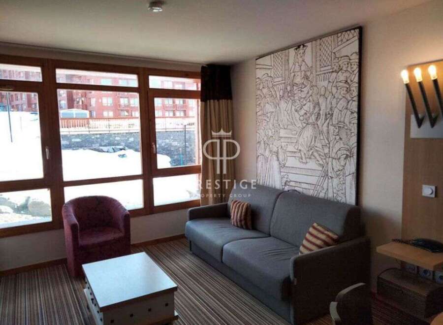Discover a cozy living space with stunning views.