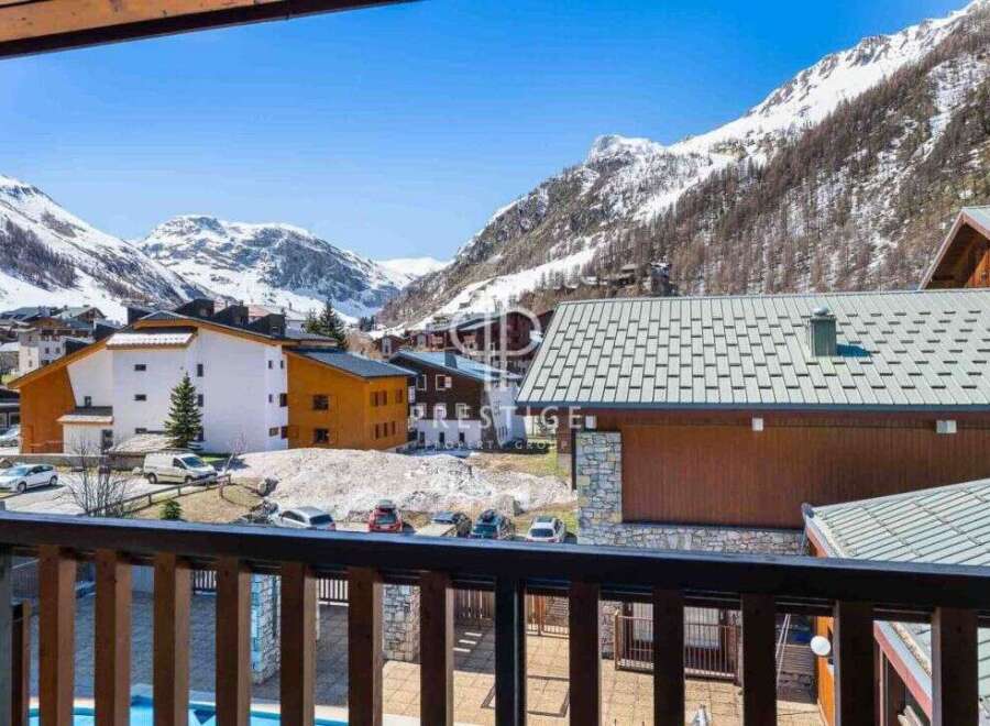 Enjoy breathtaking mountain views from this stunning property.