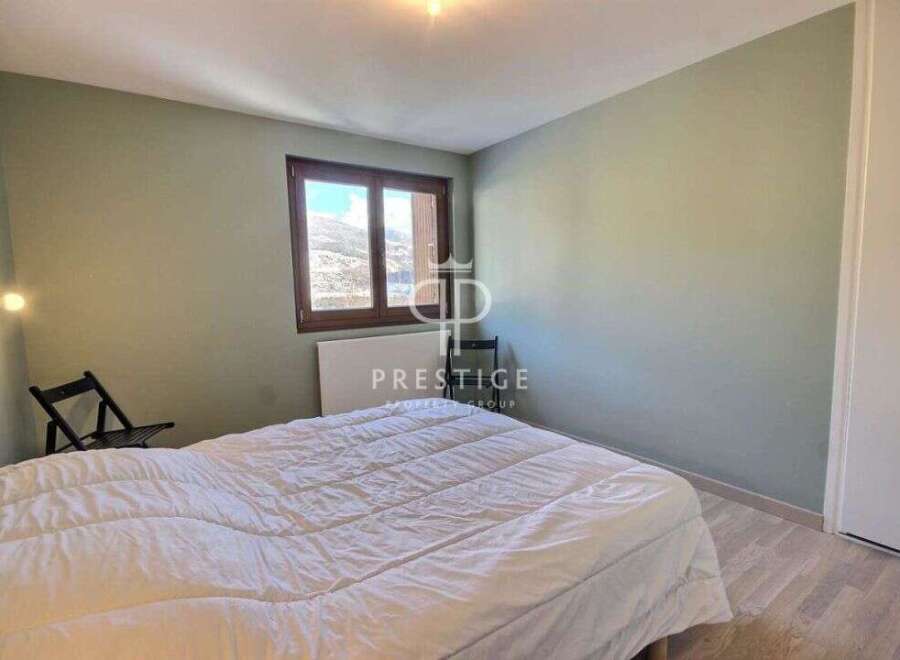 Discover a cozy bedroom with a serene ambiance.