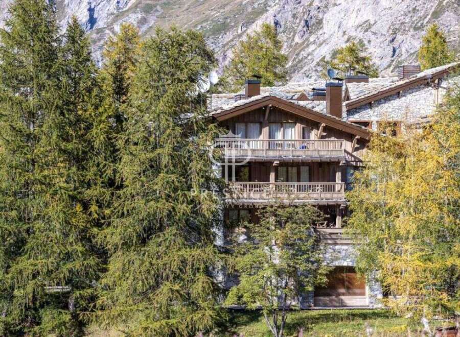 Discover the epitome of alpine luxury in this stunning chalet.
