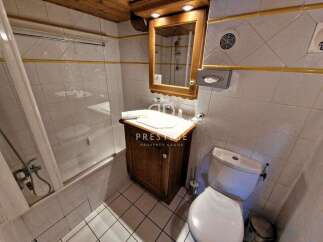 Discover a charming bathroom with a classic design.