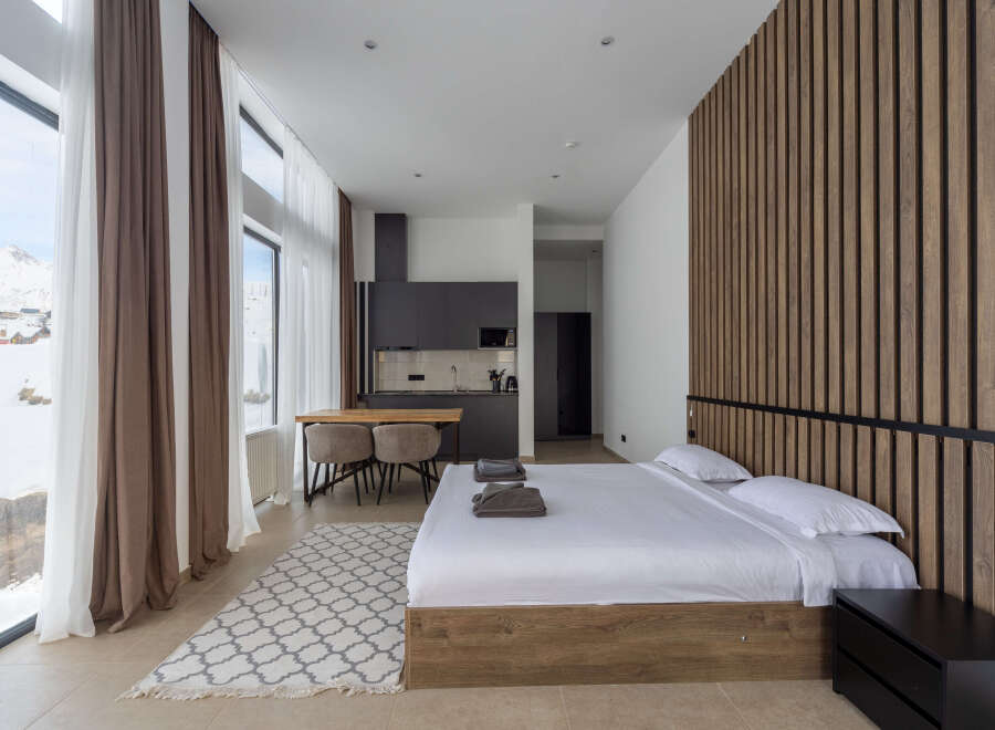 Experience luxury in this stunning apartment with breathtaking mountain views.