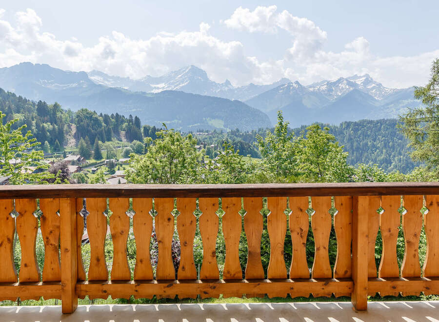 Enjoy breathtaking mountain views from this stunning property.